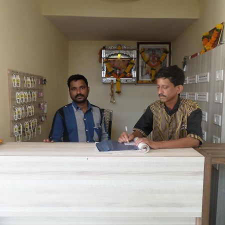 Hotel Riya-Raj Lodging Titwala Exterior photo